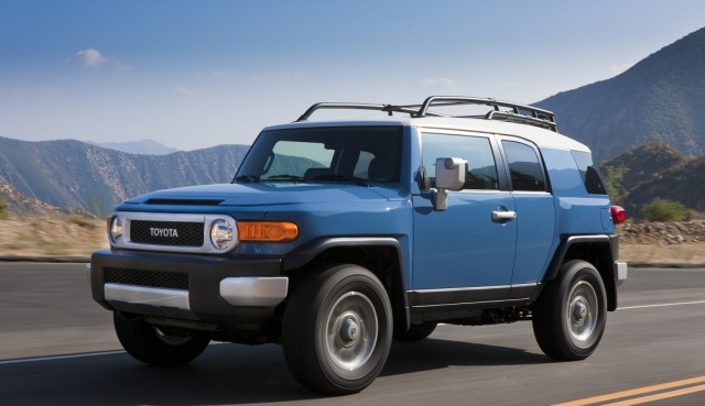 2013 Toyota FJ Cruiser-13.jpg